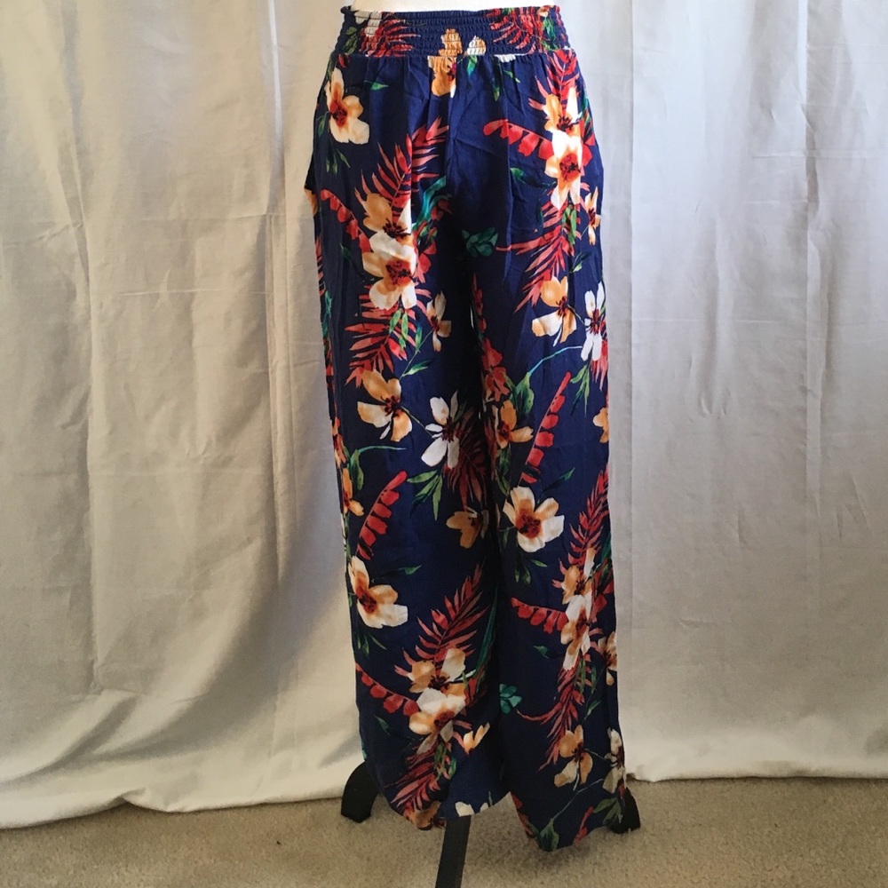 Tropical wide leg pants with pockets - Picture 2 of 3
